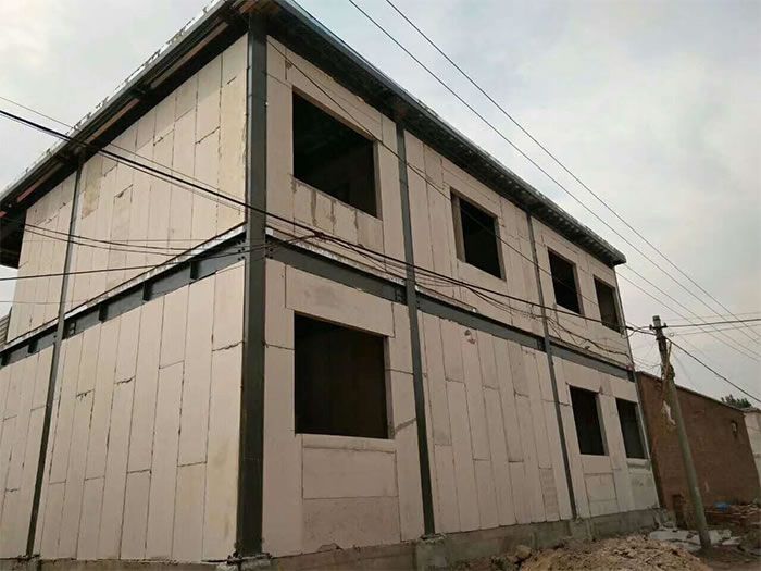 輕質(zhì)隔墻板 引領(lǐng)綠色建筑新潮流的新型環(huán)保建材